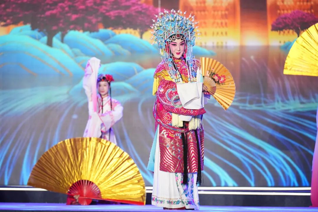https://upload.jxntv.cn/2023/1120/1700463617985.jpg