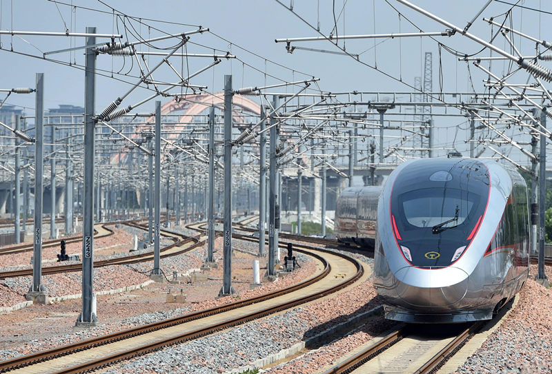 2022年6月20日，济郑高铁郑州首发G9206次列车驶出郑州东站。